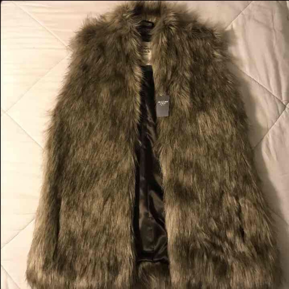 Abercrombie & Fitch Faux Fur Vest