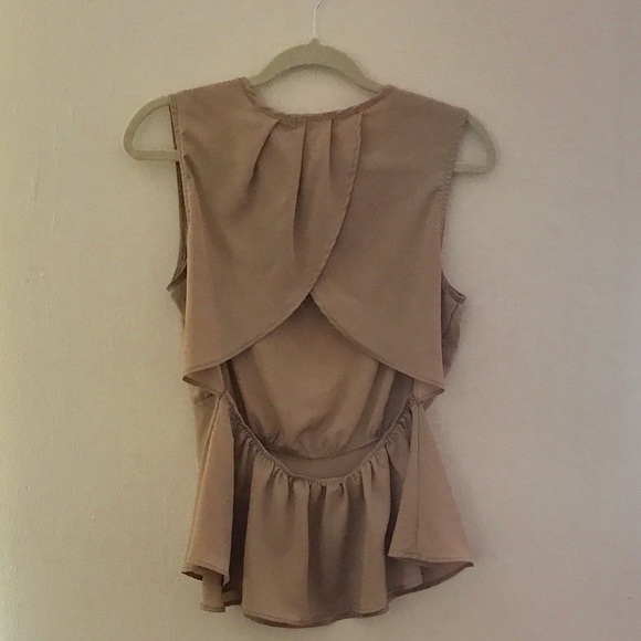 Open-Back Peplum Blouse - Picture 3 of 4