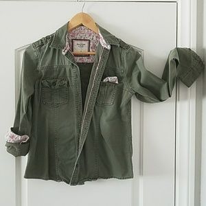 NWOT | Distressed Military Top