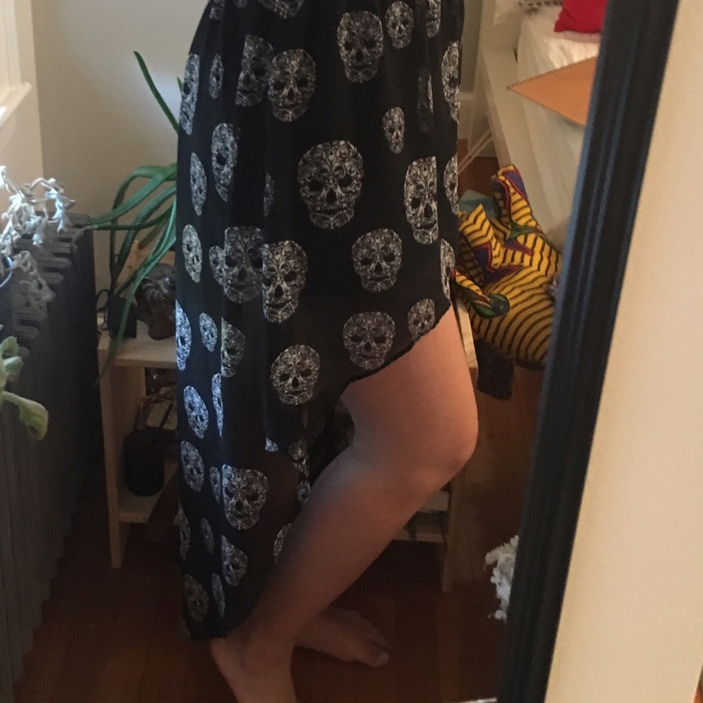 Skull hi-low skirt