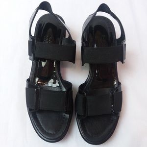 Donald J Pliner Black sandals