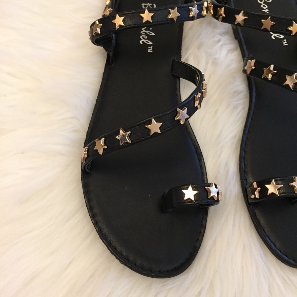 •LAST 1• Black Star Studded Toe Ring Sandal - Picture 3 of 8
