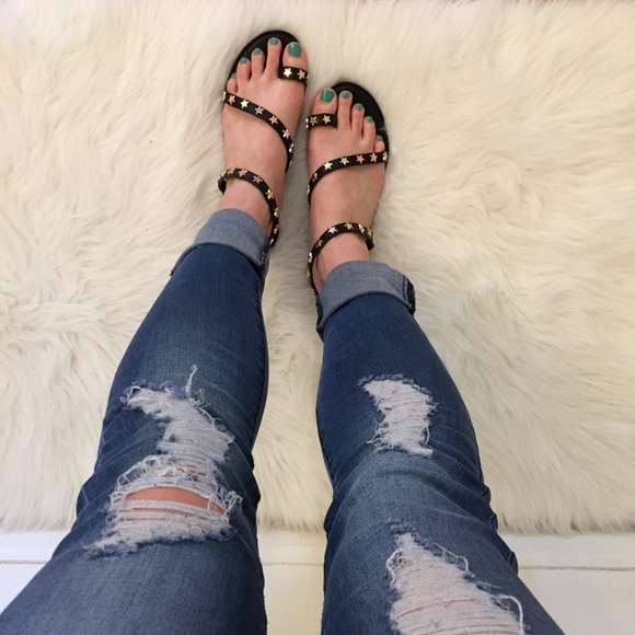 •LAST 1• Black Star Studded Toe Ring Sandal - Picture 4 of 8