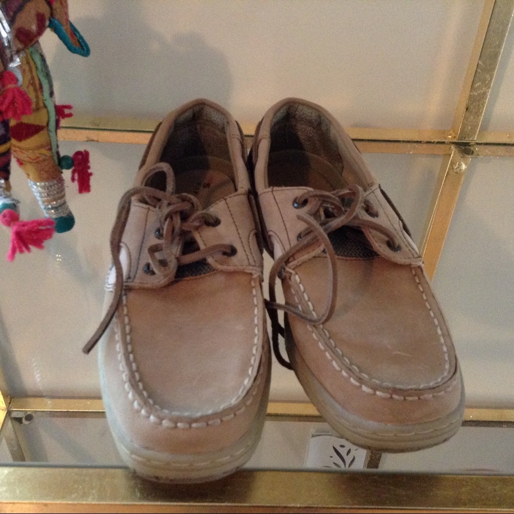 Sperry - Picture 2 of 3