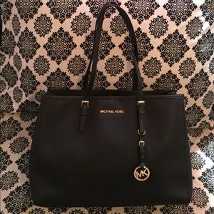 Authentic Michael Kors Large Jet Set Travel Tote