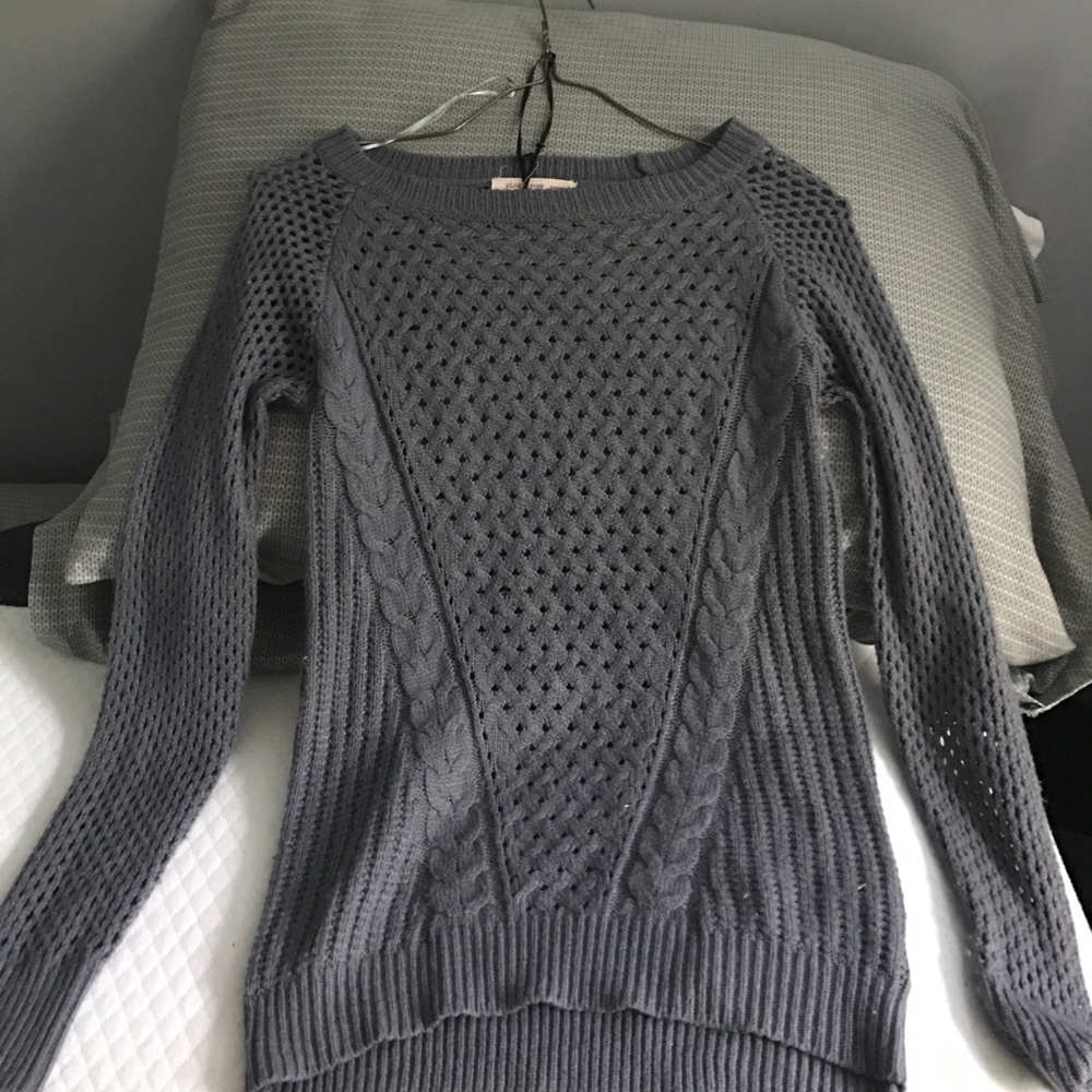 Grey/bluish knit sweater