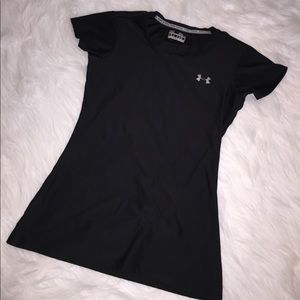 | nwot | • under armour • fitted tee