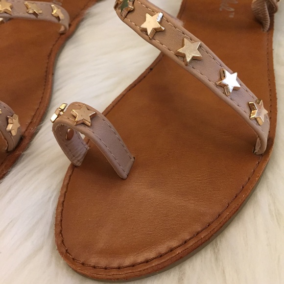 •LAST 6• Nude Star Studded Toe Ring Sandals - Picture 5 of 8