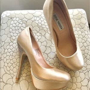 Steve Madden Partyy R Pumps