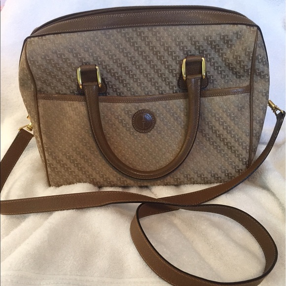 Authentic Gucci Monogram Jacquard - Picture 7 of 15