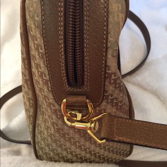 Authentic Gucci Monogram Jacquard - Picture 12 of 15