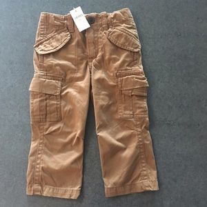 Baby GAP Boy brown cargo pants. Size 2. NWT