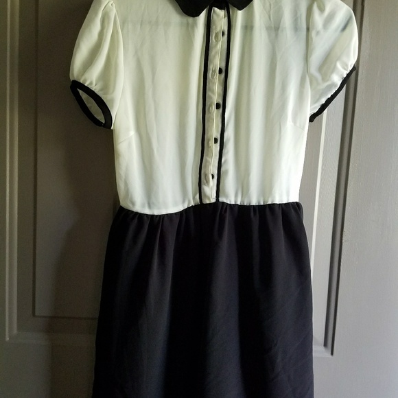 Dress - Picture 4 of 4