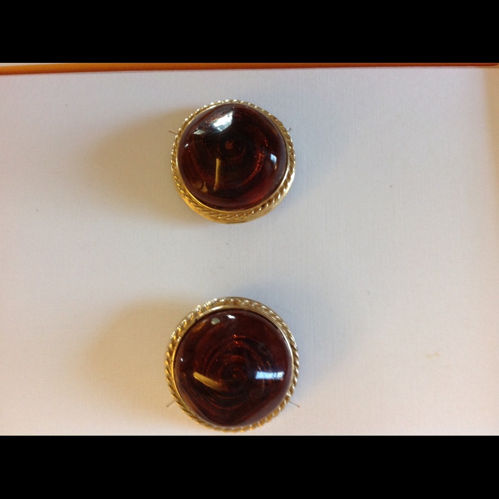 FINAL PRICE Bold goldtone and amber color earring