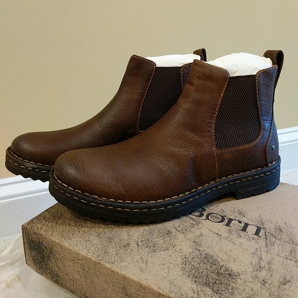 NIB Born Porto Dark Brown Boots