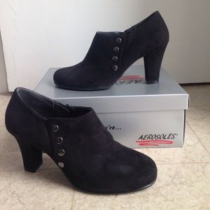 Aerosoles high heeled close-toed shoeties- cute!