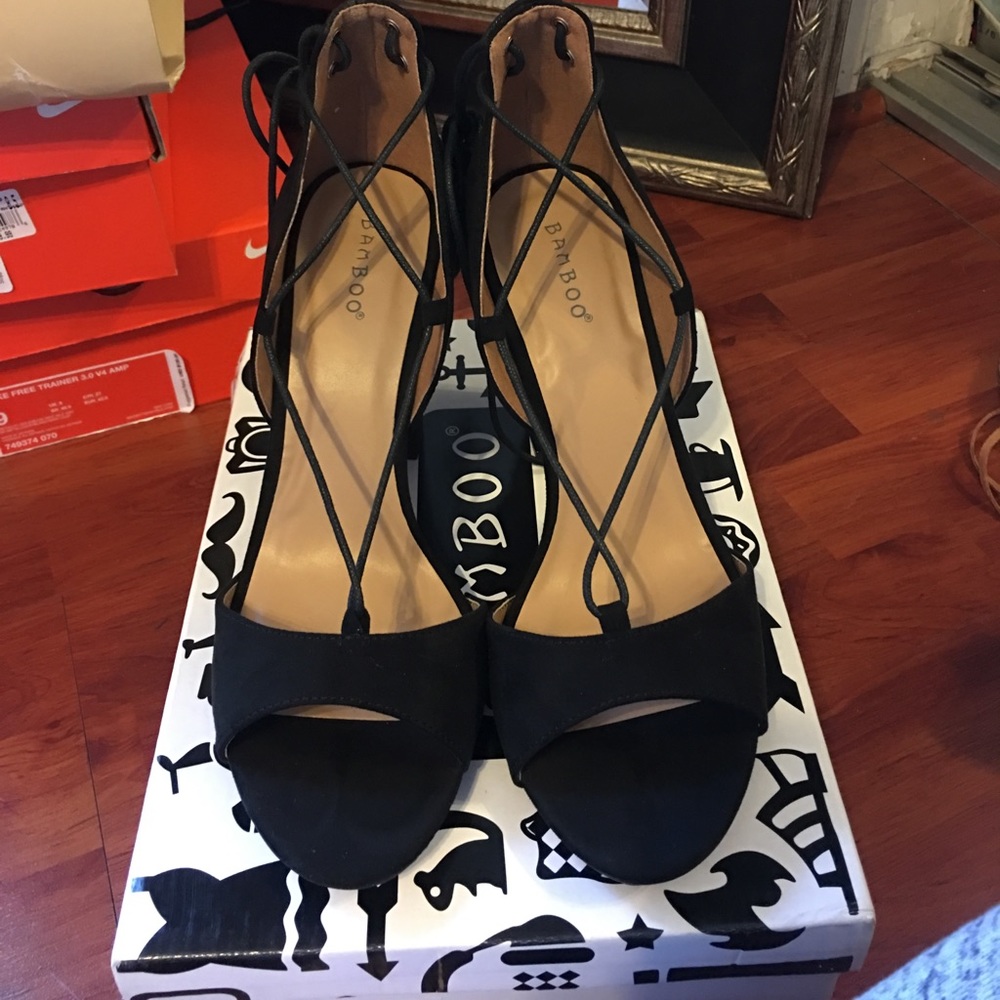 Black strappy chunky heels