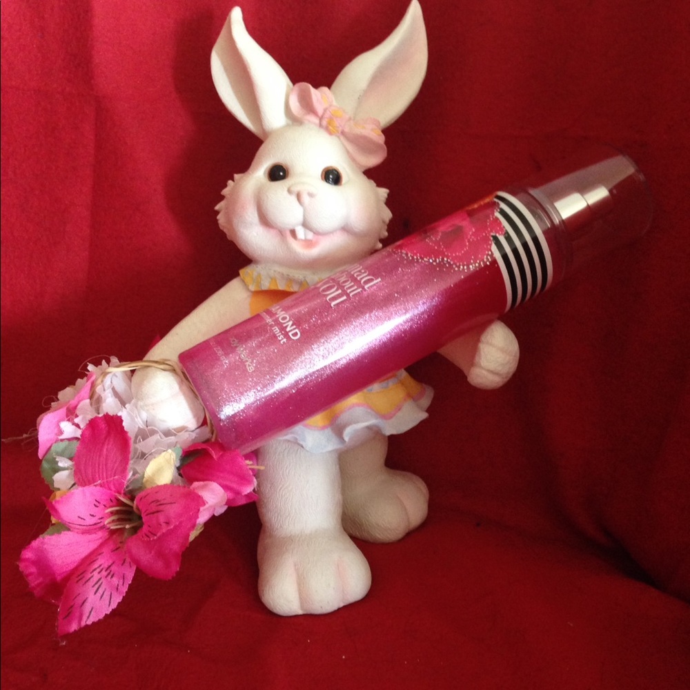 Rabbit Figurine With Bath And Body Works