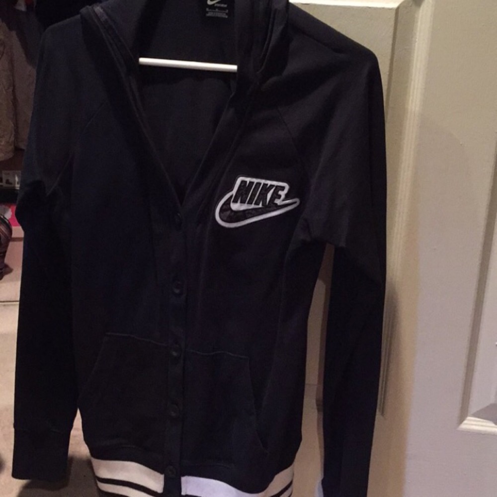 Nike Cardigan. Size MEDIUM.
