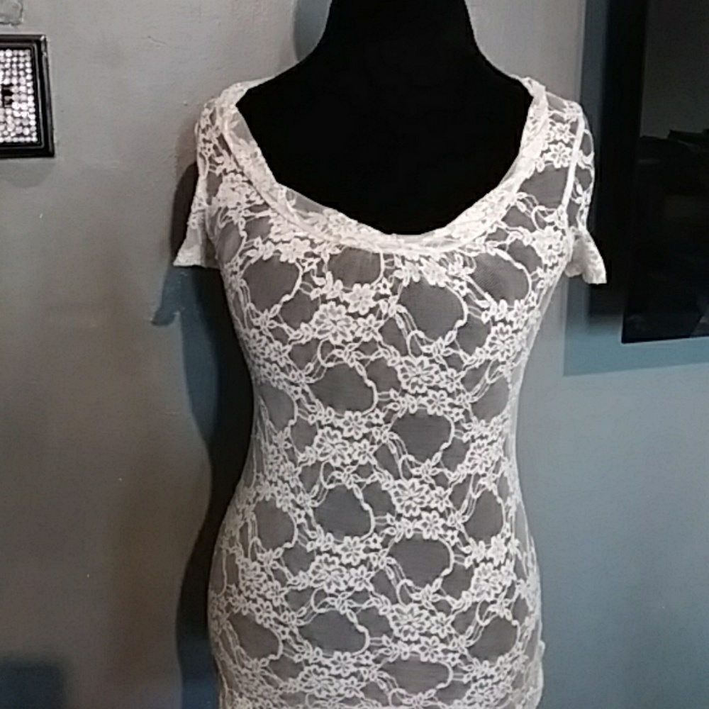 CHARLOTTE RUSSE lace s/s top