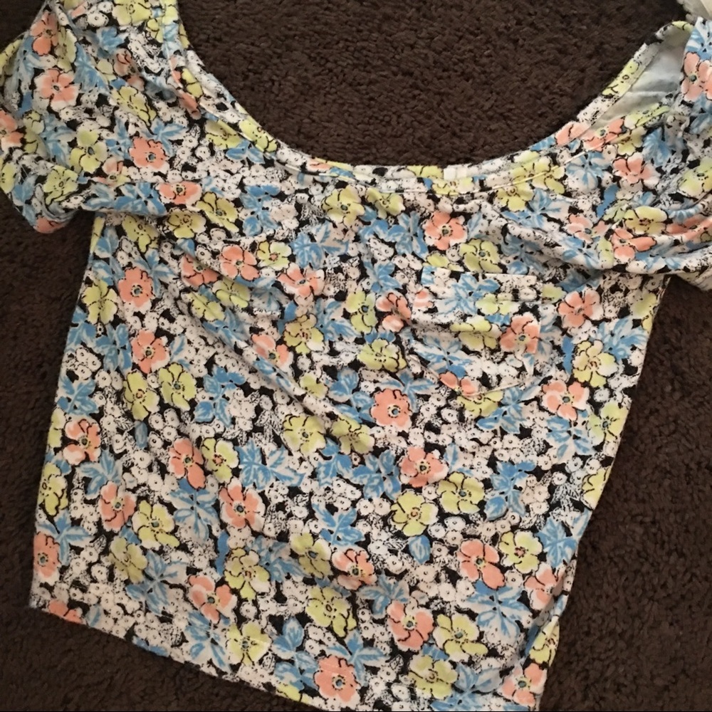 PACSUN / NOLLIE FLORAL CROP TOP SZ S