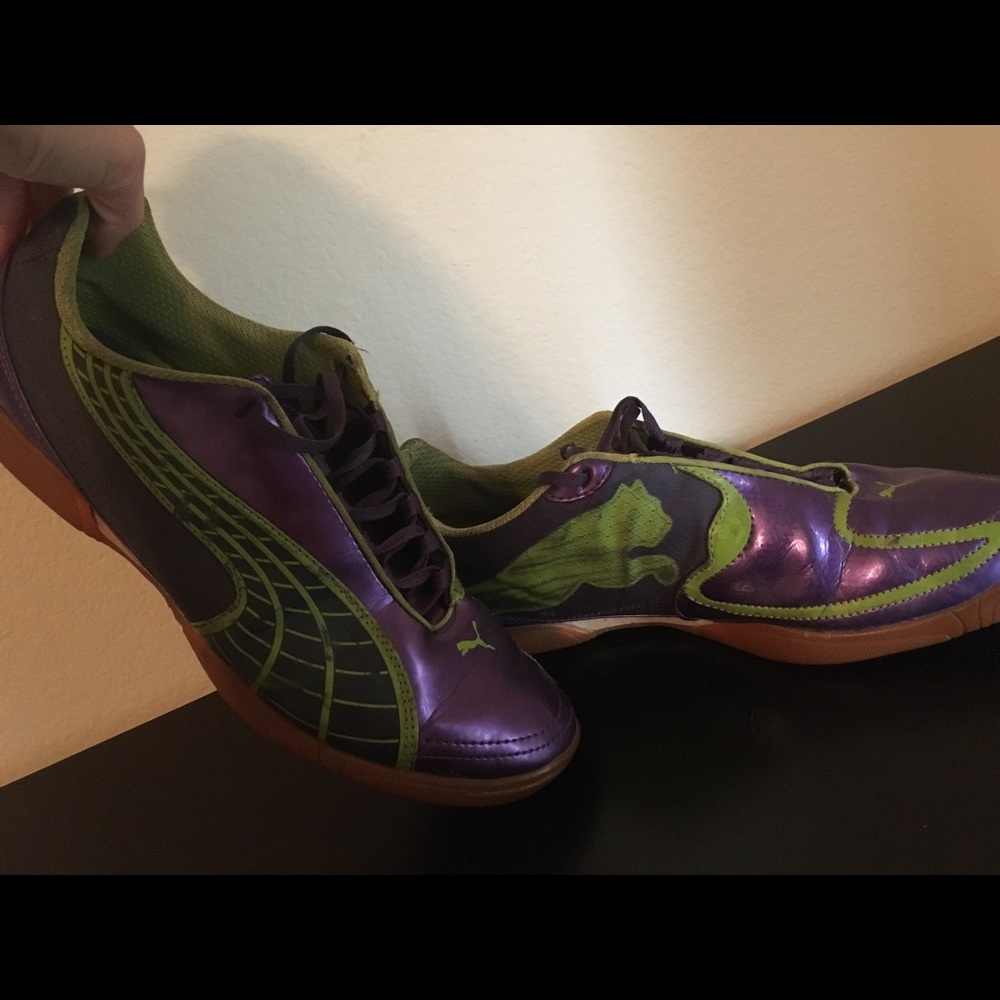 Puma indoor soccer shoes