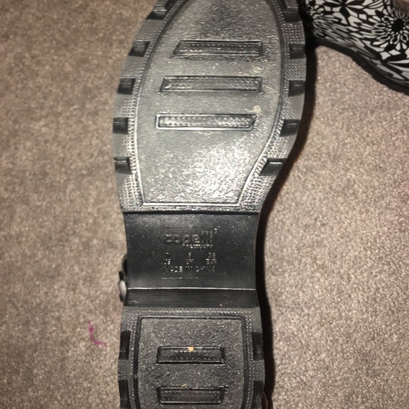 Rain boots - Picture 2 of 3