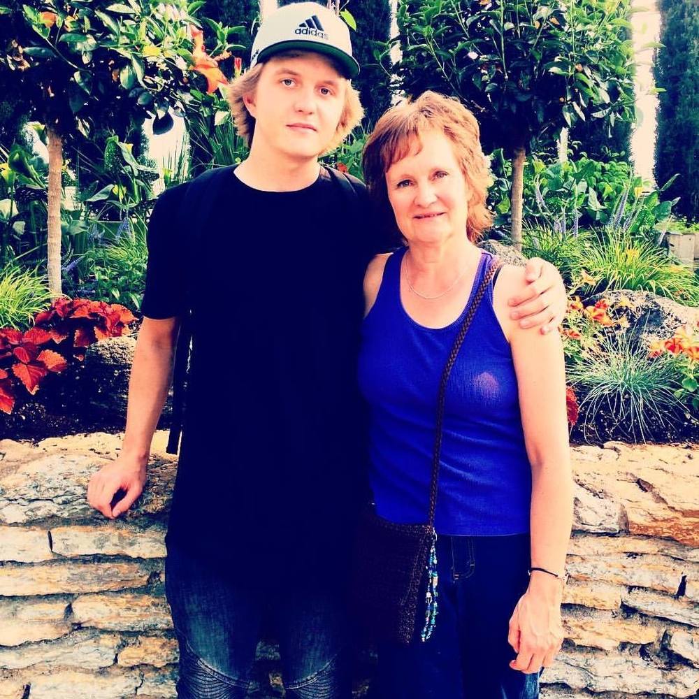 Meet your Posher, Marshall