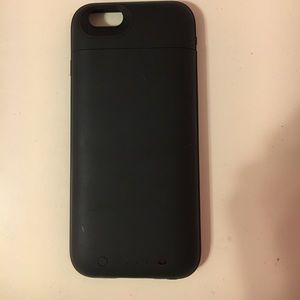 Black Mophie charging case (iPhone 6/6s)