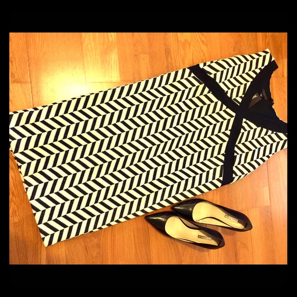 Black and cream dress - Picture 1 of 3