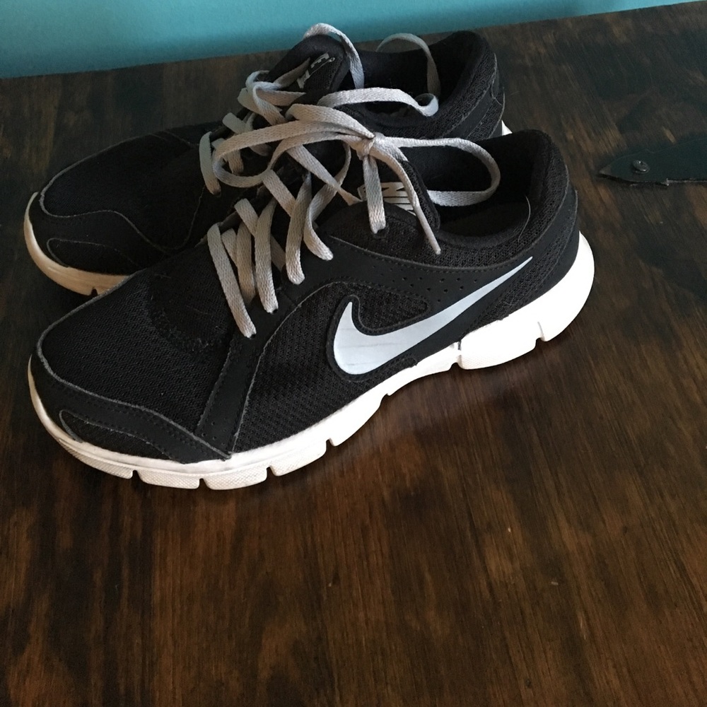 Nike tennis shoes