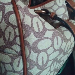 Meet your Posher, Lorraine