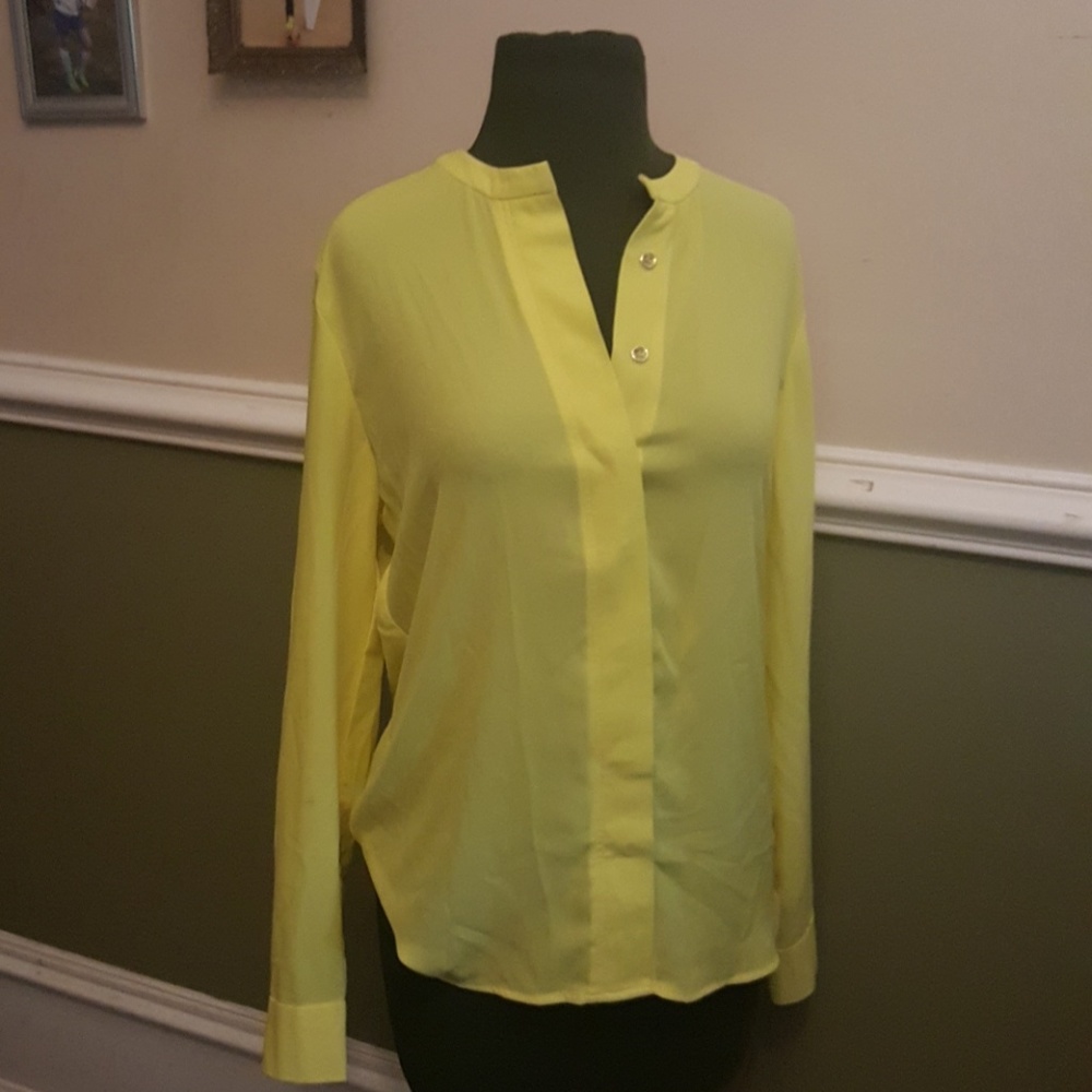 NEW Super cute, yellow blouse