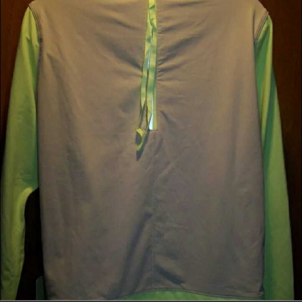SOLD NWT Lululemon Top - Picture 3 of 3