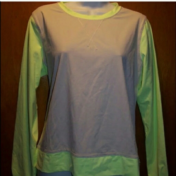 SOLD NWT Lululemon Top - Picture 2 of 3