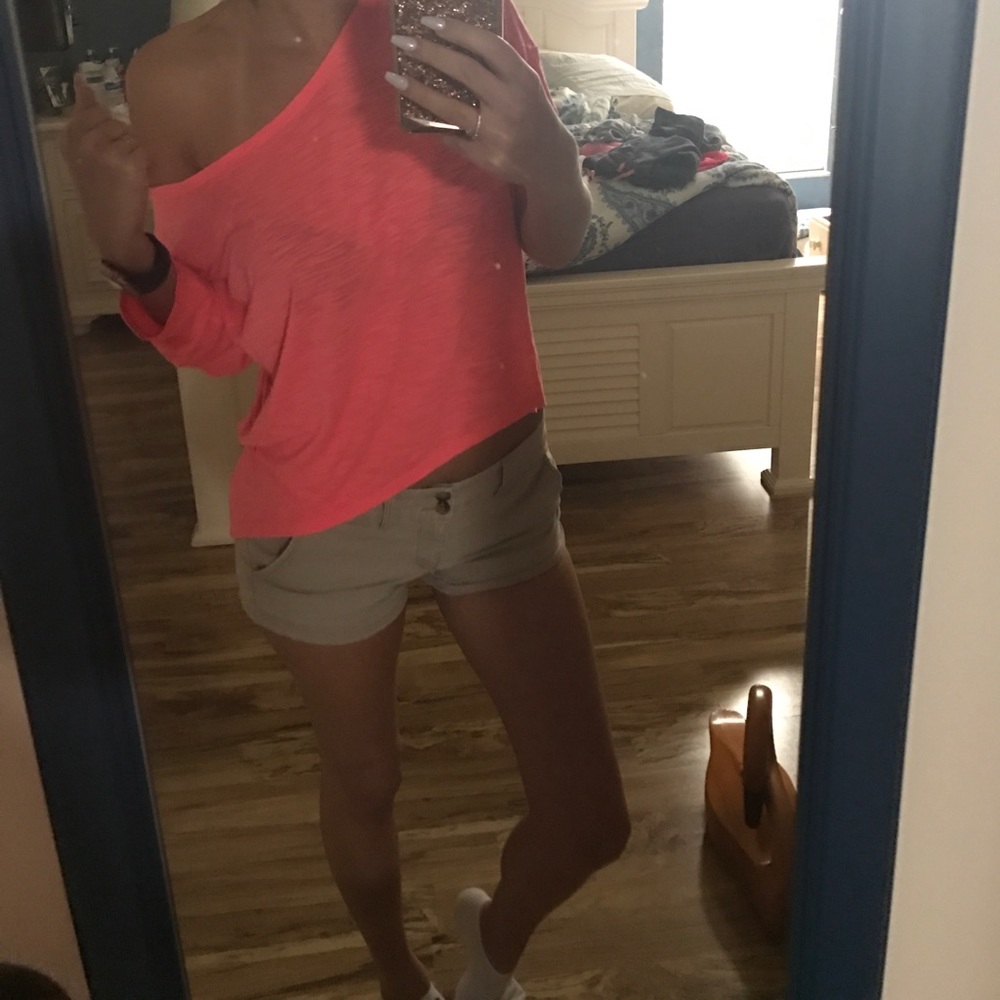 Coral top