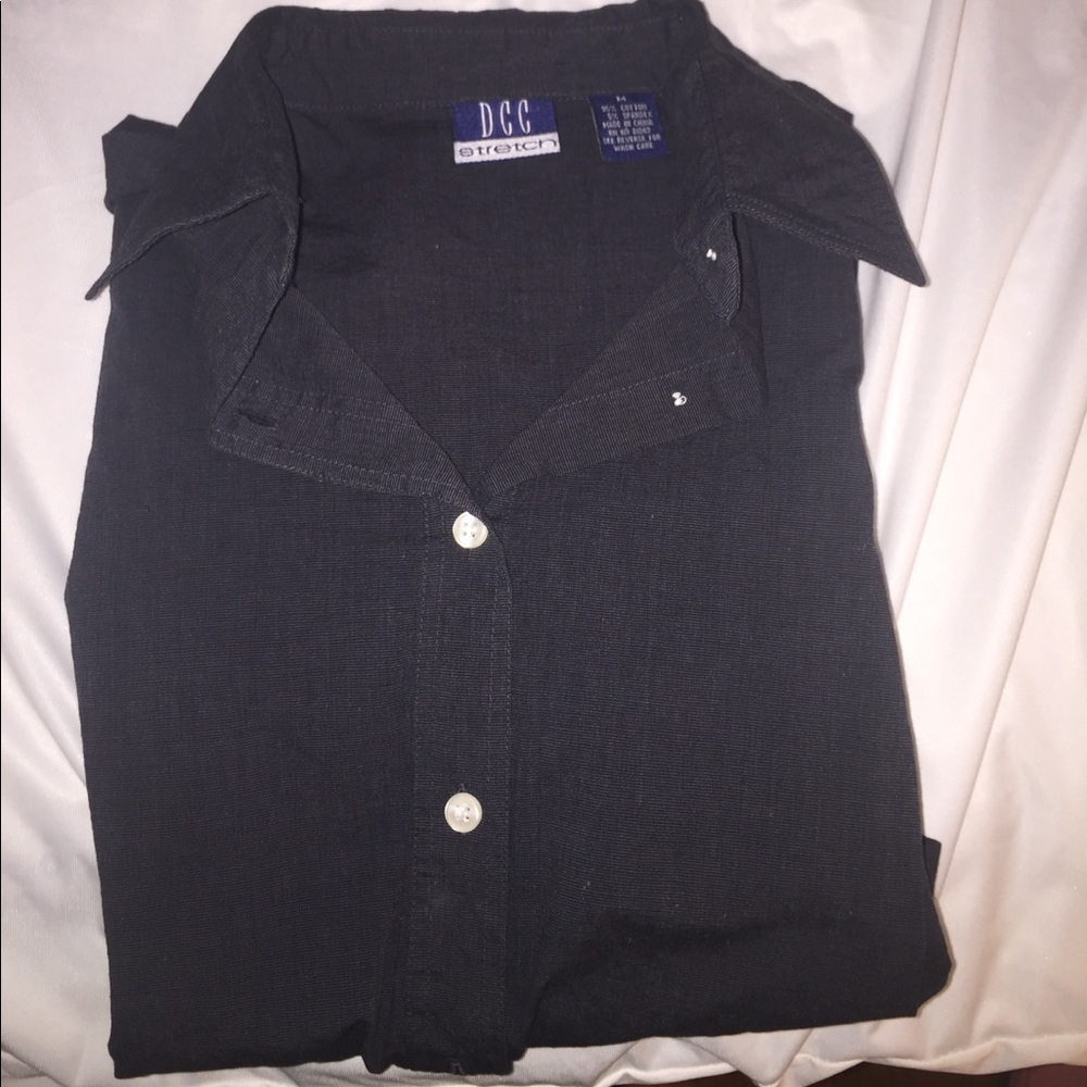 Quarter sleeve woman's button down shirt