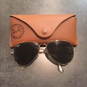 Ray Ban Aviators!