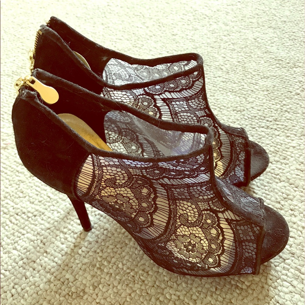 **SALE 3 for 10$** Lace High Heels Black and Gold