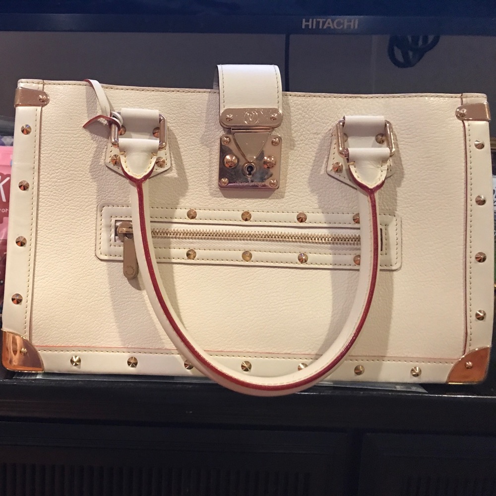 Meet your Posher, Frances