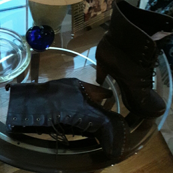 Boots - Picture 2 of 3