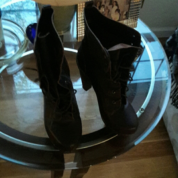 Boots - Picture 3 of 3