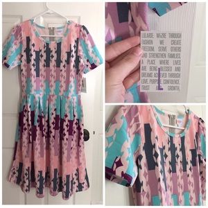 Large LulaRoe Amelia