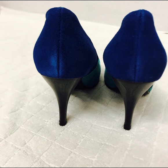NWOB suede Pumps - Picture 4 of 5