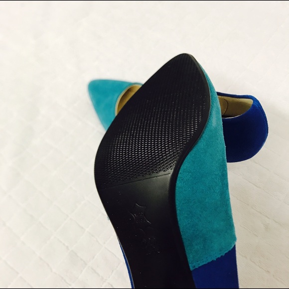 NWOB suede Pumps - Picture 5 of 5