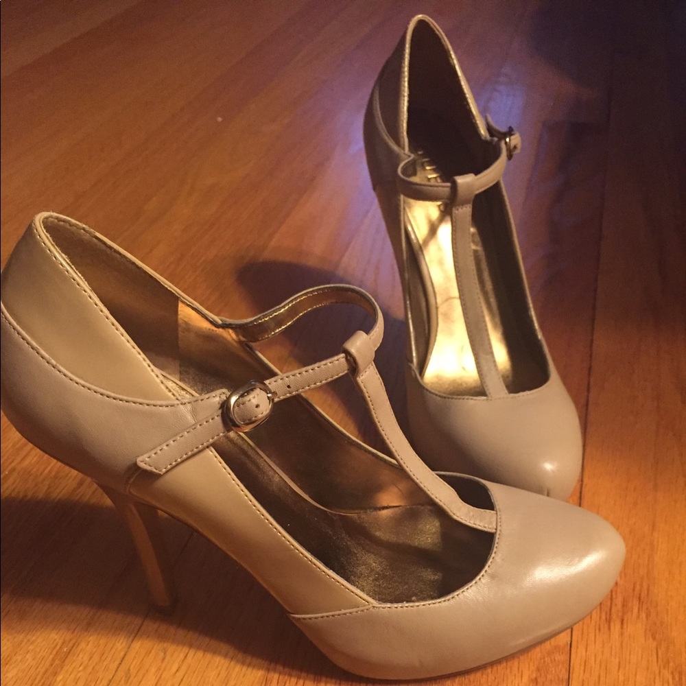 Guess heels 7.5