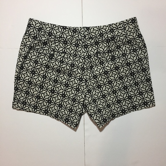 Dress Barn Black & Cream Graphic Print Shorts - Picture 4 of 5