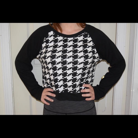 B&W Crop Top Sweater - Picture 2 of 3