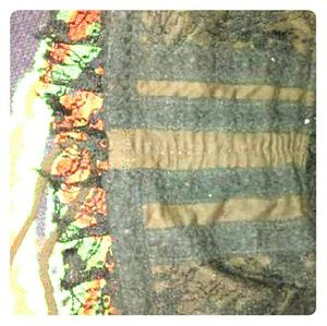 Lace embalished bandu crop top