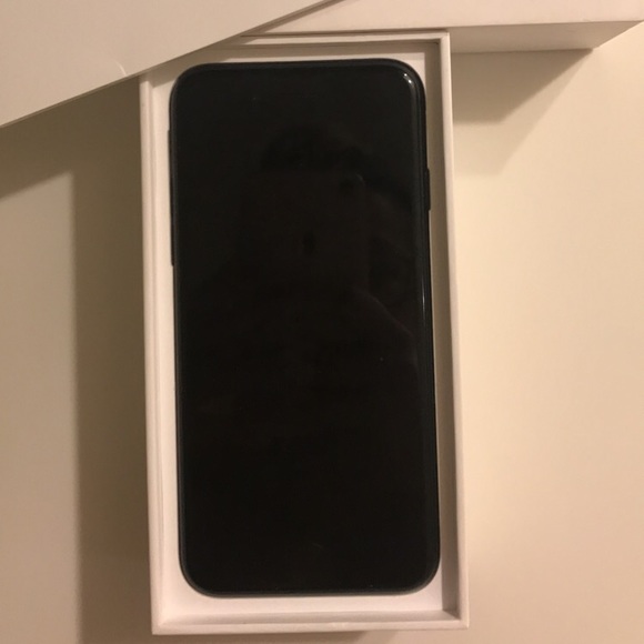 Apple iPhone 7 matte black - Picture 3 of 5